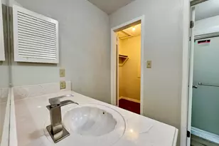 5981 Arapaho Rd, Dallas, TX 75248 - Photo 13