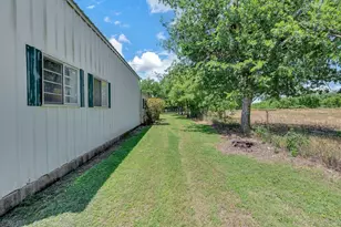652 Middle Windsor Rd, McGregor, TX 76657 - Photo 39