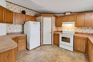 652 Middle Windsor Rd, McGregor, TX 76657 - Photo 11