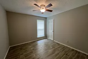 3718 French Wood Dr, Arlington, TX 76016 - Photo 9