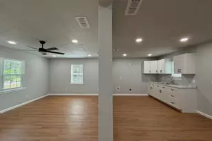 628 W 3rd St, Burkburnett, TX 76354 - Photo 9