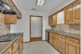 1009 Kings Canyon Ct, Grapevine, TX 76051 - Photo 9