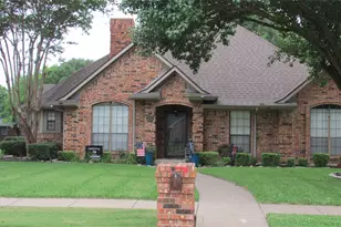 901 Lakeway Dr, Ennis, TX 75119 - Photo 1