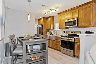 1810 Shaw St, Dallas, TX 75212 - Photo 1