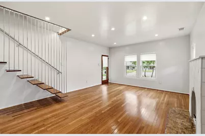 825 Thomasson Drive, Dallas, TX 75208 - Photo 5