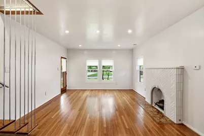825 Thomasson Drive, Dallas, TX 75208 - Photo 3