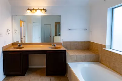 5840 Somerton Drive, Grand Prairie, TX 75052 - Photo 15