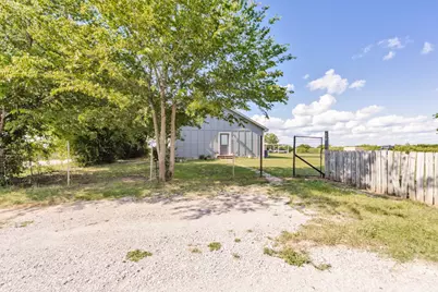 709 W Live Oak Street, Alvord, TX 76225 - Photo 5