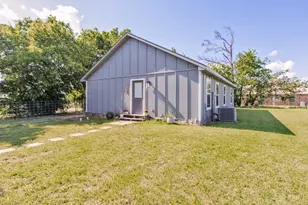 709 W Live Oak St, Alvord, TX 76225 - Photo 11