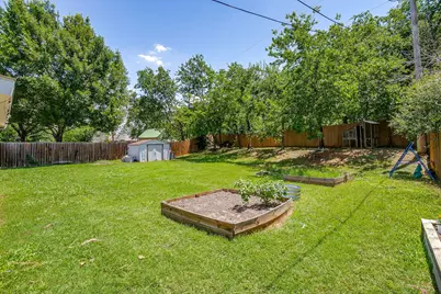 712 Poe Street, Azle, TX 76020 - Photo 37