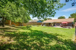 712 Poe St, Azle, TX 76020 - Photo 37