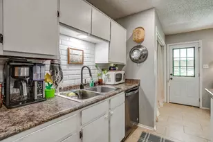 712 Poe St, Azle, TX 76020 - Photo 25