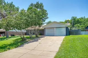 712 Poe St, Azle, TX 76020 - Photo 3