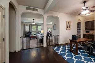 10 Ashlawn Ct, Edgecliff Village, TX 76134 - Photo 5