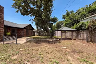 5719 Stage Line Dr, Arlington, TX 76017 - Photo 19