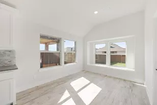 1040 Snowy Owl Dr, Alvarado, TX 76009 - Photo 11