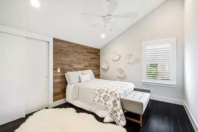 656 Bishop Heights Lane, Dallas, TX 75208 - Photo 13