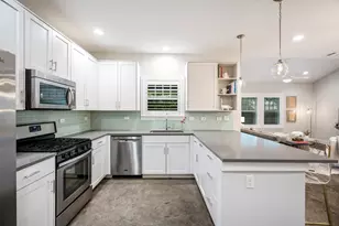 656 Bishop Heights Ln, Dallas, TX 75208 - Photo 11