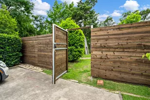 656 Bishop Heights Ln, Dallas, TX 75208 - Photo 25