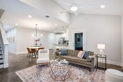 656 Bishop Heights Lane, Dallas, TX 75208 - Photo 3
