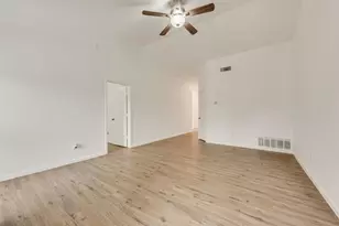 606 Oakland Hills Dr, Arlington, TX 76018 - Photo 3