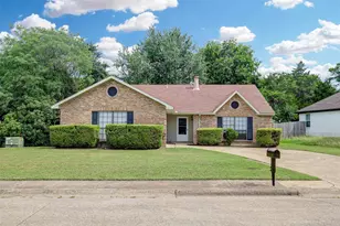 620 Nora Ln, DeSoto, TX 75115 - Photo 1