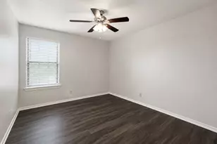 1108 N Elm St, Denton, TX 76201 - Photo 15