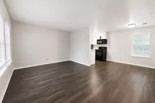 1108 N Elm St, Denton, TX 76201 - Photo 5
