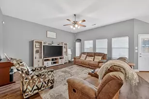 212 Ghost Rider Rd, Waxahachie, TX 75165 - Photo 3