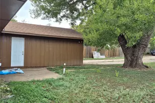 631 Cove Hollow Dr, Dallas, TX 75224 - Photo 9