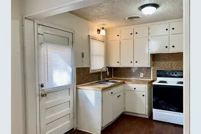 3241 S 11th Street, Abilene, TX 79605 - Photo 5