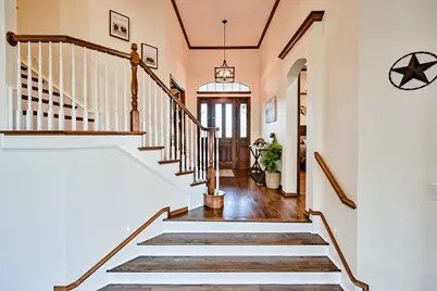 811 Mallard Pointe Drive, Grand Prairie, TX 75104 - Photo 5