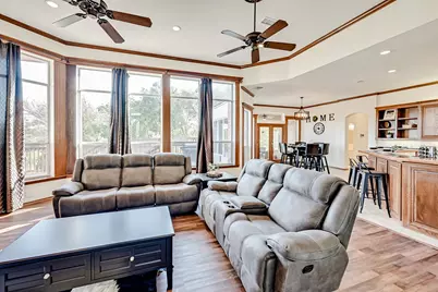 811 Mallard Pointe Drive, Grand Prairie, TX 75104 - Photo 21