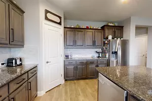 1624 Omaha Dr, Granbury, TX 76049 - Photo 5