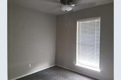 406 E Springdale Lane, Grand Prairie, TX 75052 - Photo 3