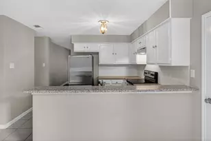 2219 Foxcroft Ln, Arlington, TX 76014 - Photo 11