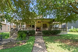 194 Bushwhacker Dr, Mabank, TX 75156 - Photo 3