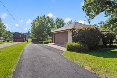 194 Bushwhacker Drive, Mabank, TX 75156 - Photo 5