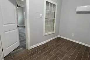 3501 Latimer St, Dallas, TX 75215 - Photo 3