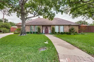 2405 Bluffview Ct, Arlington, TX 76011 - Photo 1