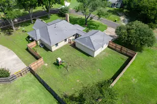417 N Hamburg St, Bremond, TX 76629 - Photo 23