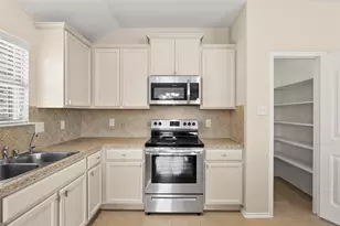 1703 Twin Hills Way, Princeton, TX 75407 - Photo 9