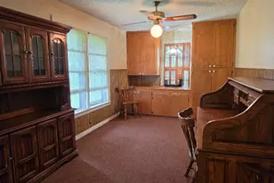 215 Woodard Ave, Cleburne, TX 76033 - Photo 11