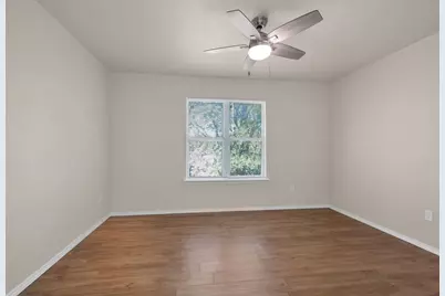 1205 E Powell Avenue, Fort Worth, TX 76104 - Photo 17