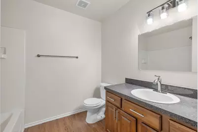 1205 E Powell Avenue, Fort Worth, TX 76104 - Photo 29