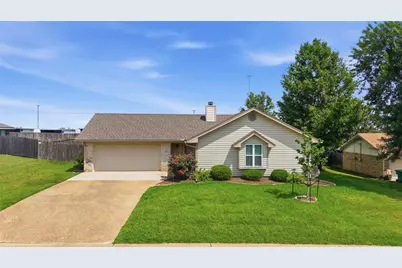 200 E San Benito Drive, Robinson, TX 76706 - Photo 1