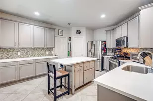2328 Throckmorton St, Dallas, TX 75219 - Photo 9