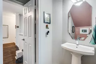2328 Throckmorton St, Dallas, TX 75219 - Photo 15