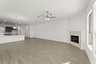 11 Plover St, Joshua, TX 76058 - Photo 3