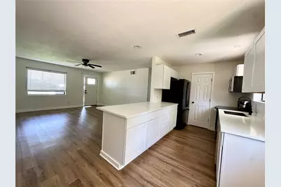 909 N 6th Street, Sanger, TX 76266 - Photo 5